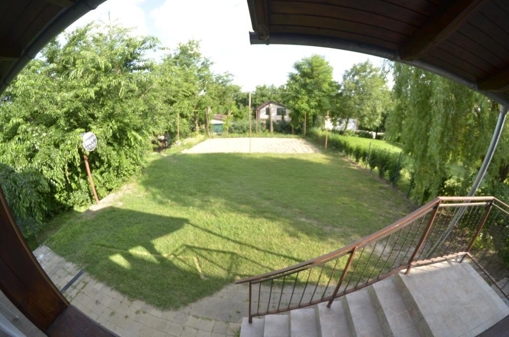 Tobo House Along The River Danube Radvaň nad Dunajom Exteriör bild